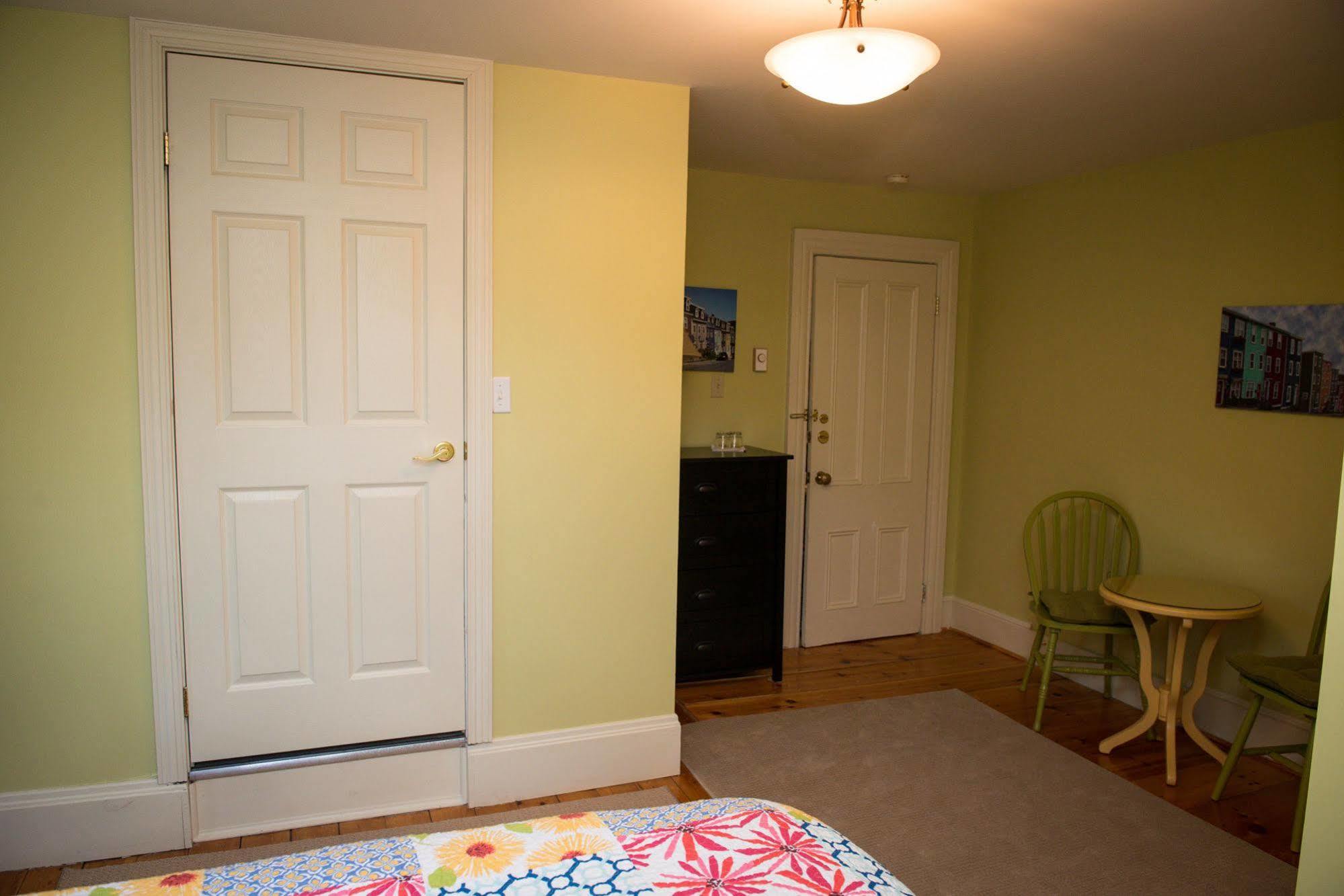 The Elizabeth Manor Guesthouse St. John's Esterno foto